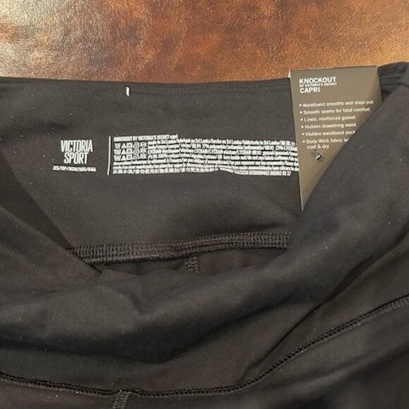 NWT Victoria's Secret Victoria Sport Knockout Capri Leggings - Picture 9 of 12